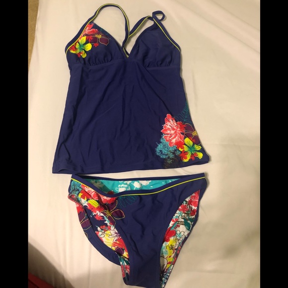 Athleta Other - EUC Athleta swimsuit size small WORN ONCE